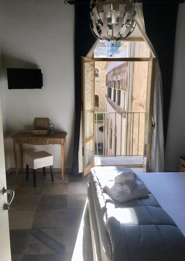 B&B Palazzo Fruscione Σαλέρνο Εξωτερικό φωτογραφία