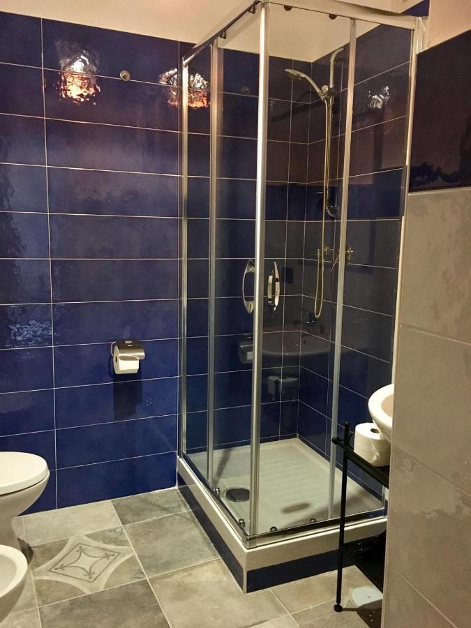 B&B Palazzo Fruscione Σαλέρνο Δωμάτιο φωτογραφία